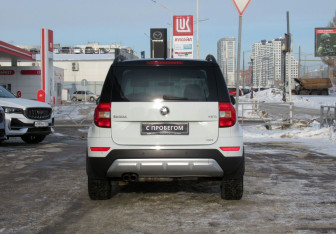 Подержанный автомобиль Skoda Yeti 2016 года (6 фото)