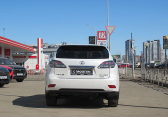 Подержанный автомобиль Lexus RX 2010 года (6 фото)
