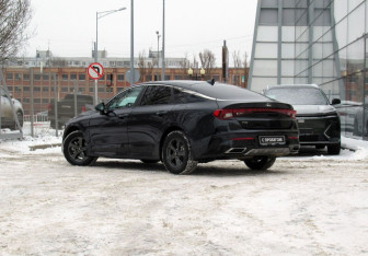 Подержанный автомобиль Kia K5 2020 года (7 фото)