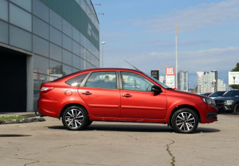 Подержанный автомобиль LADA (ВАЗ) Granta Sedan 2019 года (4 фото)