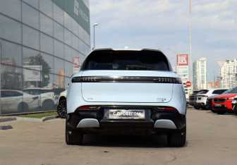 Подержанный автомобиль Voyah Free 2023 года (6 фото)
