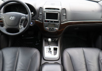 Подержанный автомобиль Hyundai Santa Fe 2011 года (13 фото)