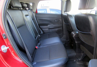 Подержанный автомобиль Citroen C4 Aircross 2012 года (20 фото)