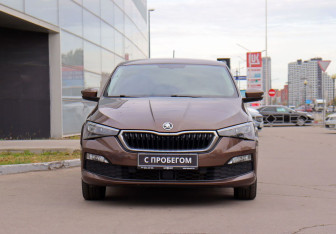 Подержанный автомобиль Skoda Rapid Liftback 2020 года (2 фото)