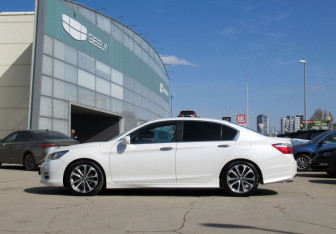 Подержанный автомобиль Honda Accord Sedan 2013 года (8 фото)