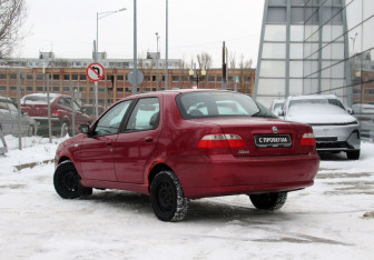 Подержанный автомобиль Fiat Albea 2007 года (7 фото)