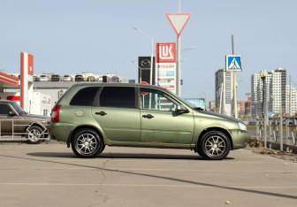 Подержанный автомобиль LADA (ВАЗ) Kalina Wagon 2011 года (4 фото)