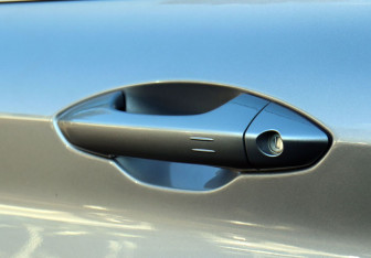 Подержанный автомобиль Geely Coolray 2023 года (9 фото)