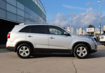 Подержанный автомобиль Kia Sorento 2012 года (4 фото)