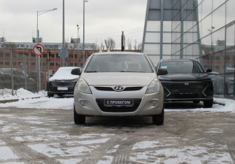 Подержанный автомобиль Hyundai i20 2009 года (2 фото)