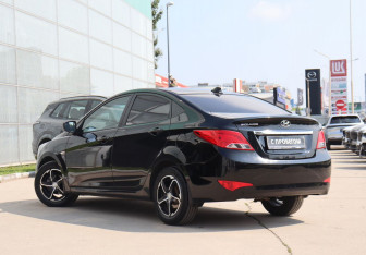 Подержанный автомобиль Hyundai Solaris Sedan 2016 года (7 фото)