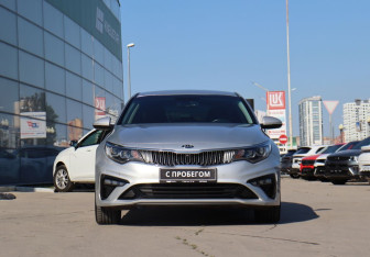 Подержанный автомобиль Kia Optima Sedan 2019 года (2 фото)