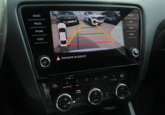 Подержанный автомобиль Skoda Octavia Liftback 2018 года (15 фото)