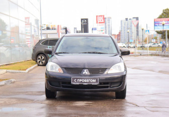Подержанный автомобиль Mitsubishi Lancer Sedan 2006 года (2 фото)