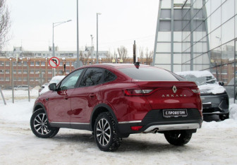 Подержанный автомобиль Renault Arkana 2021 года (7 фото)