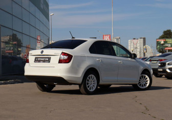 Подержанный автомобиль Skoda Rapid Liftback 2018 года (5 фото)