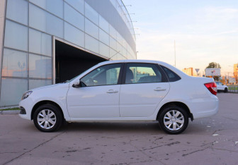 Подержанный автомобиль LADA (ВАЗ) Granta Sedan 2023 года (8 фото)