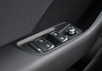 Подержанный автомобиль Audi A3 Hatchback 2014 года (10 фото)