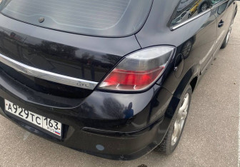 Подержанный автомобиль Opel Astra Hatchback 2007 года (17 фото)