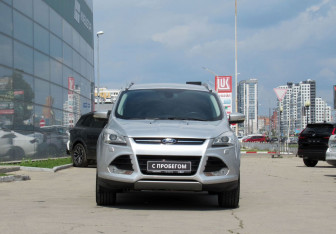 Подержанный автомобиль Ford Kuga 2013 года (2 фото)