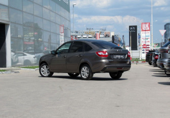 Подержанный автомобиль LADA (ВАЗ) Granta Hatchback 2020 года (7 фото)