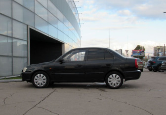 Подержанный автомобиль Hyundai Accent Sedan 2007 года (8 фото)