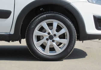 Подержанный автомобиль LADA (ВАЗ) Kalina Wagon 2016 года (9 фото)