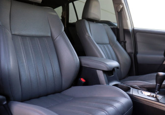 Подержанный автомобиль Toyota RAV4 2018 года (10 фото)