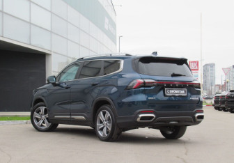 Подержанный автомобиль Geely Okavango 2023 года (7 фото)