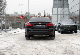 Подержанный автомобиль Ford Focus Sedan 2012 года (6 фото)