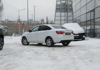 Подержанный автомобиль LADA (ВАЗ) Vesta Sedan 2017 года (7 фото)