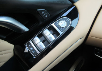 Подержанный автомобиль Voyah Free 2022 года (14 фото)