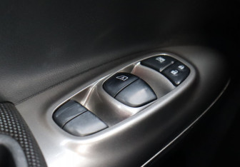 Подержанный автомобиль Nissan Juke 2013 года (12 фото)