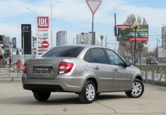Подержанный автомобиль LADA (ВАЗ) Granta Sedan 2021 года (5 фото)