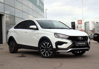 Подержанный автомобиль LADA (ВАЗ) Vesta Sedan 2023 года (3 фото)