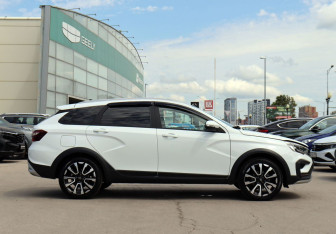 Подержанный автомобиль LADA (ВАЗ) Vesta Wagon 2024 года (4 фото)