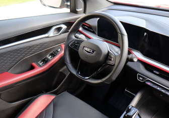 Подержанный автомобиль Geely Coolray 2024 года (10 фото)