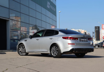 Подержанный автомобиль Kia Optima Sedan 2019 года (7 фото)
