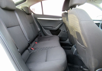 Подержанный автомобиль Skoda Octavia Liftback 2017 года (10 фото)