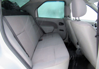 Подержанный автомобиль Renault Logan Sedan 2009 года (15 фото)