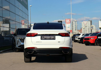 Подержанный автомобиль Geely Tugella 2021 года (6 фото)