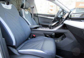 Подержанный автомобиль Geely Atlas 2024 года (10 фото)