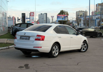 Подержанный автомобиль Skoda Octavia Liftback 2013 года (5 фото)