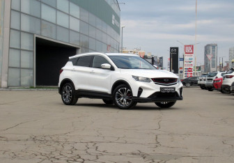 Подержанный автомобиль Geely Coolray 2023 года (3 фото)