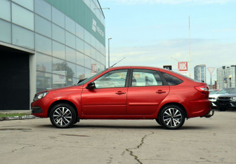 Подержанный автомобиль LADA (ВАЗ) Granta Sedan 2019 года (8 фото)