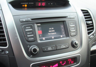 Подержанный автомобиль Kia Sorento 2017 года (16 фото)