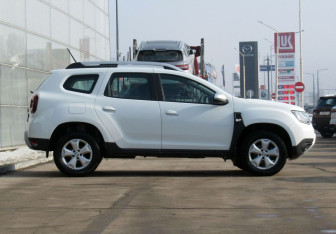Подержанный автомобиль Renault Duster 2021 года (4 фото)
