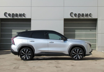 Подержанный автомобиль Geely Atlas 2024 года (4 фото)