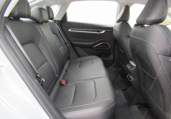 Подержанный автомобиль Geely Emgrand 2024 года (10 фото)