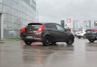 Подержанный автомобиль Hyundai Solaris Hatchback 2014 года (5 фото)